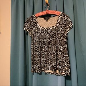 Style & Co. Black and White Hexagon Pattern Top